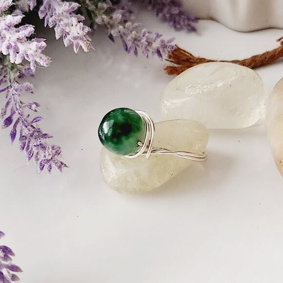 Green Natural Jade Stone Bead Ring / Silver-Plated Wire Wrapped Ring - Picture 5 of 13